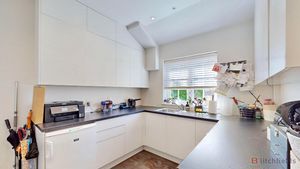 Utility room- click for photo gallery